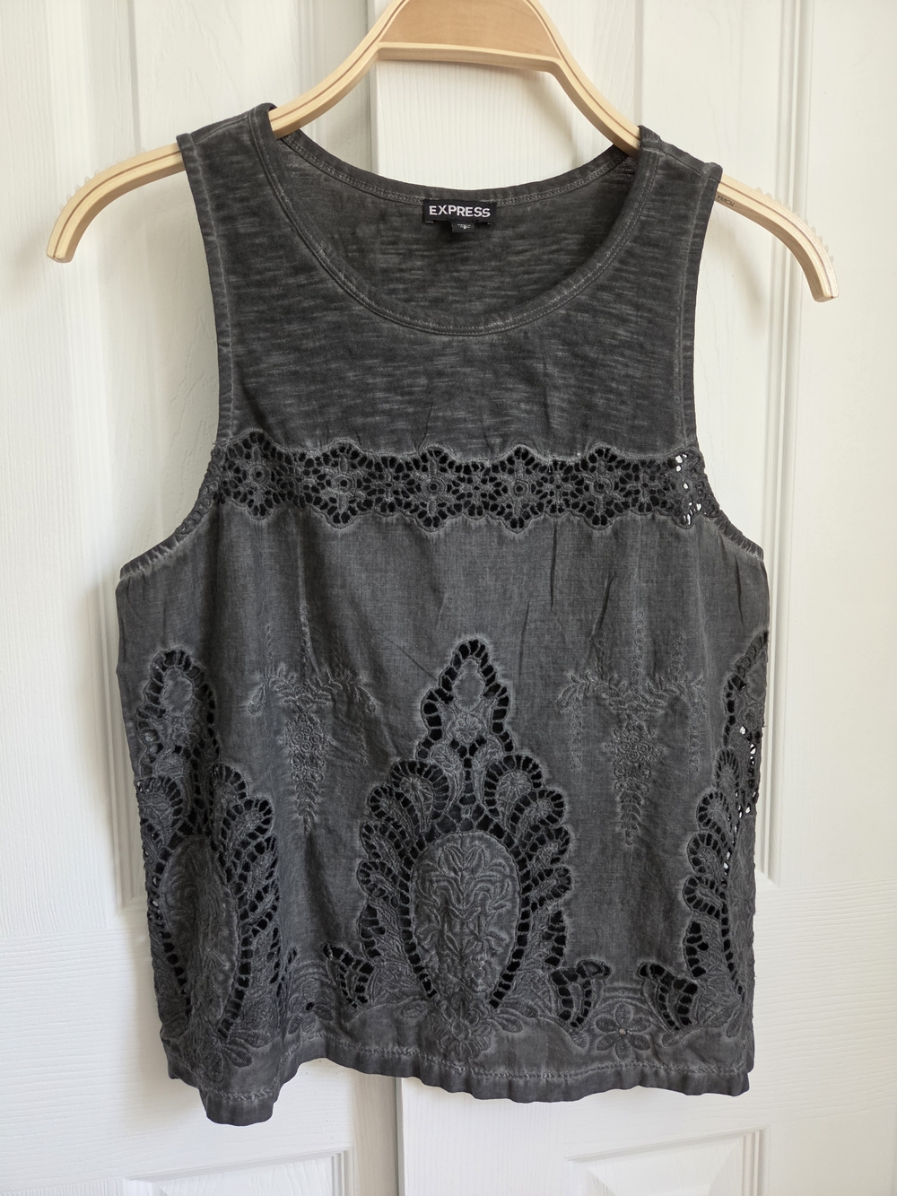 Express Women's Charcoal Gray Boho Festival Lace Eyelet Crop Tank Top, Small